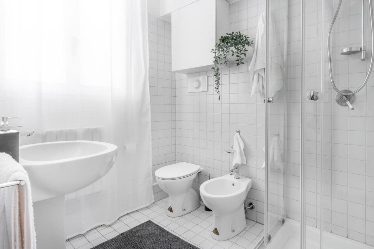 Duomo 7 Minuti Exclusive Apartment Vercelli Милано Екстериор снимка